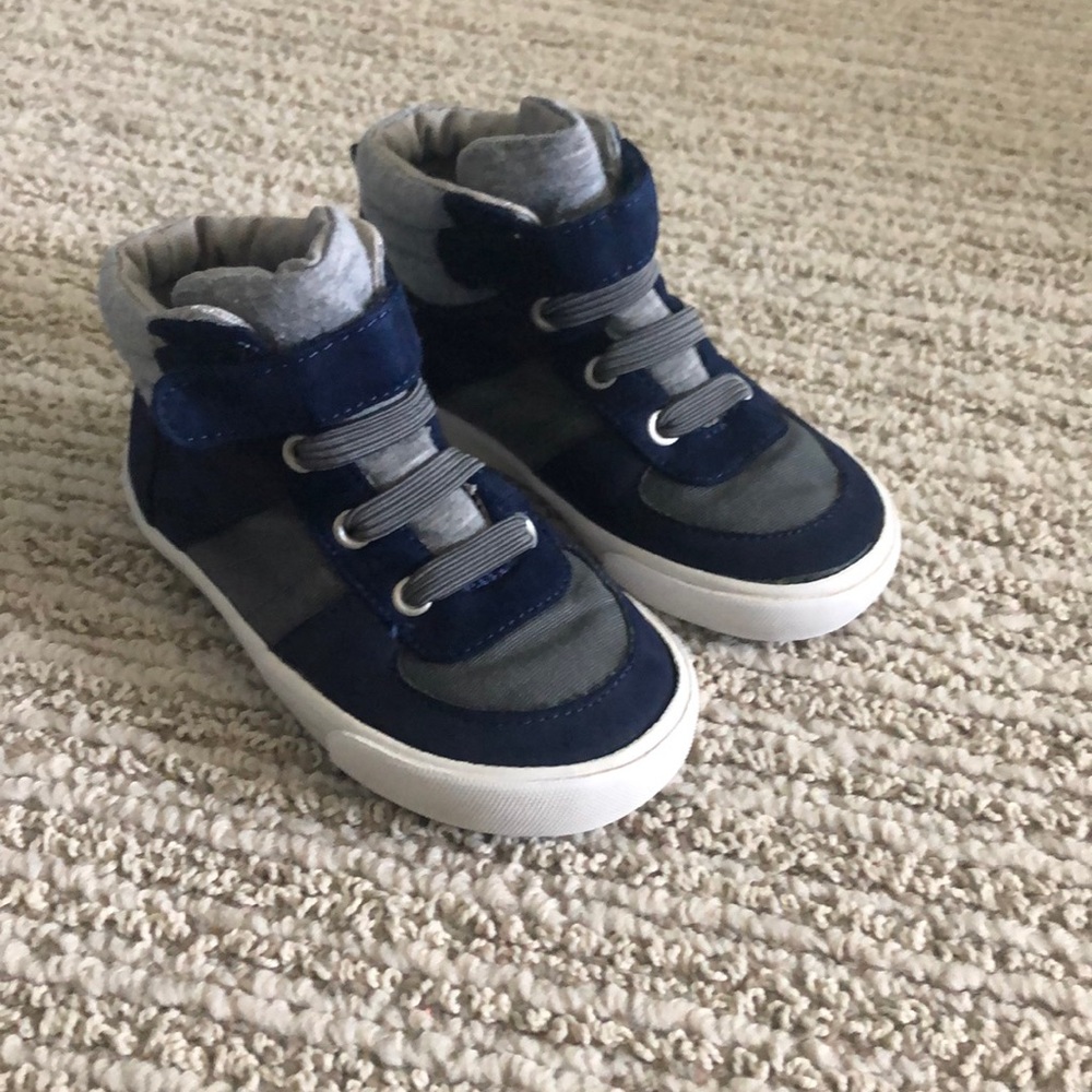 Boys 8T Old Navy hi-tops.